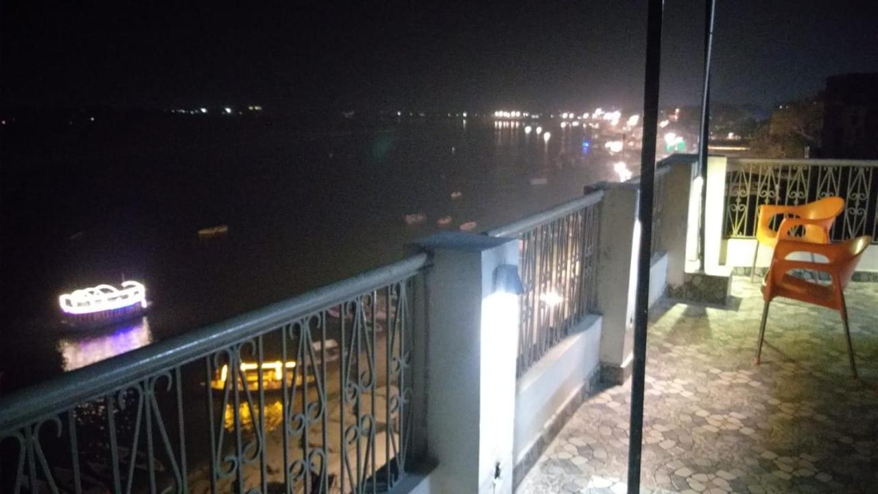 Dwivedi Hotels Sri Omkar Palace Varanasi Exterior foto